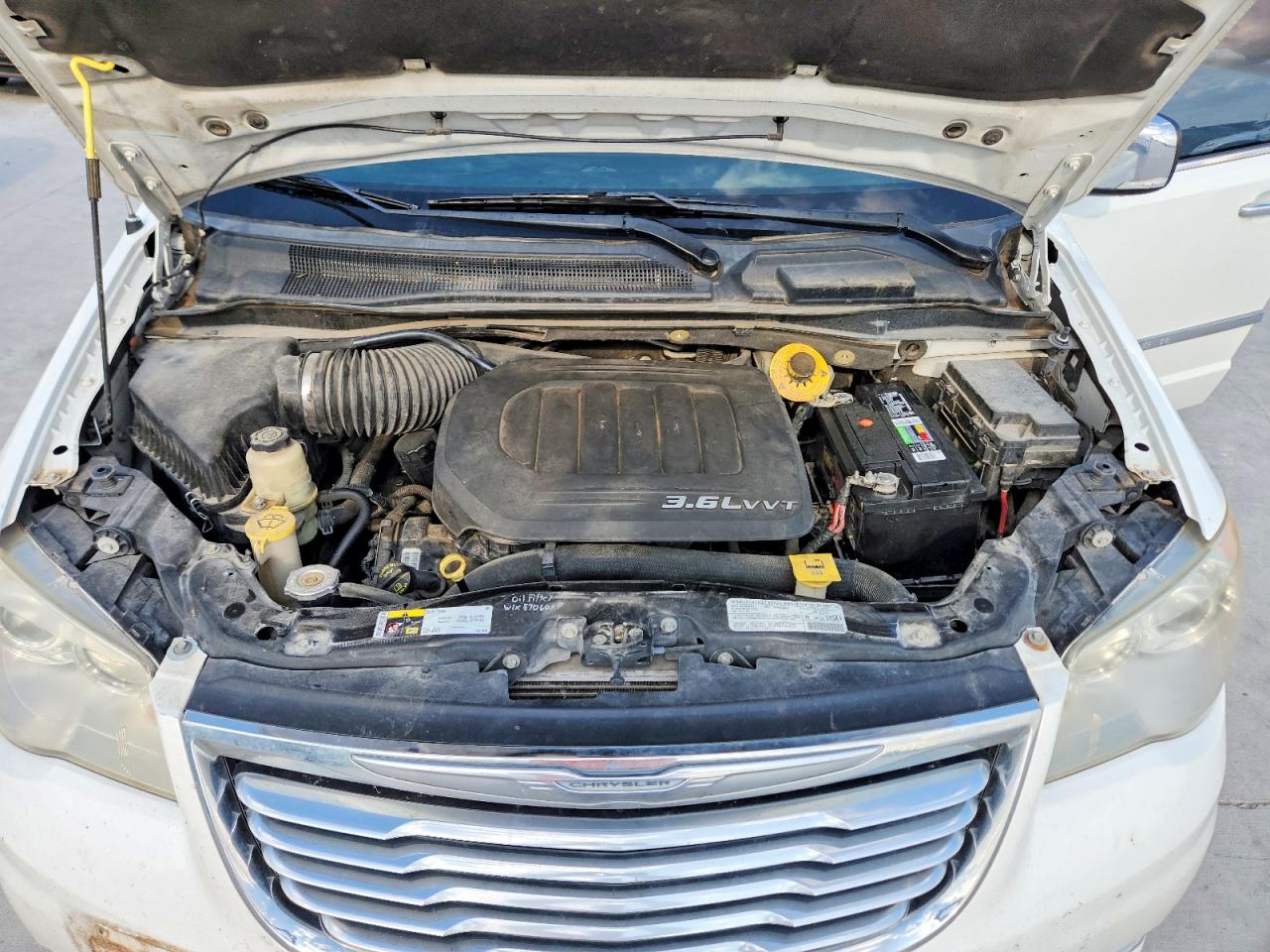 2013 CHRYSLER TOWN & COUNTRY LIMITED photo 23