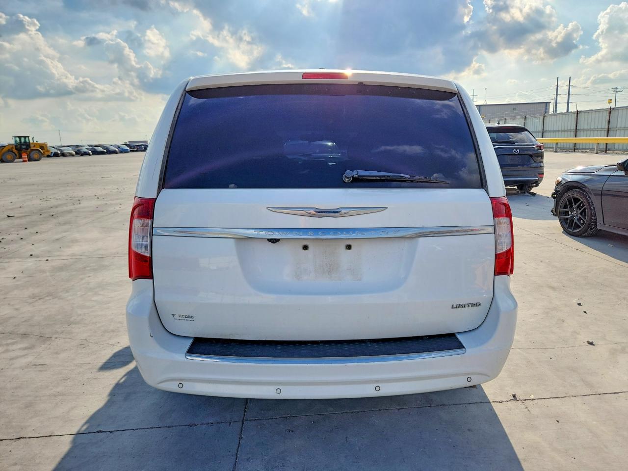 2013 CHRYSLER TOWN & COUNTRY LIMITED photo 11
