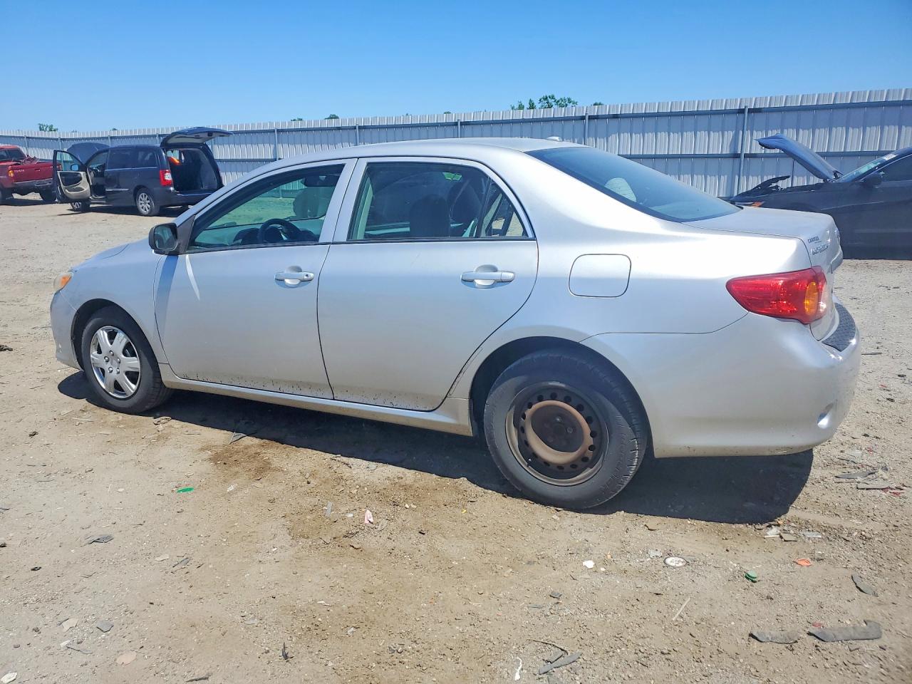 2009 TOYOTA COROLLA LE photo 3