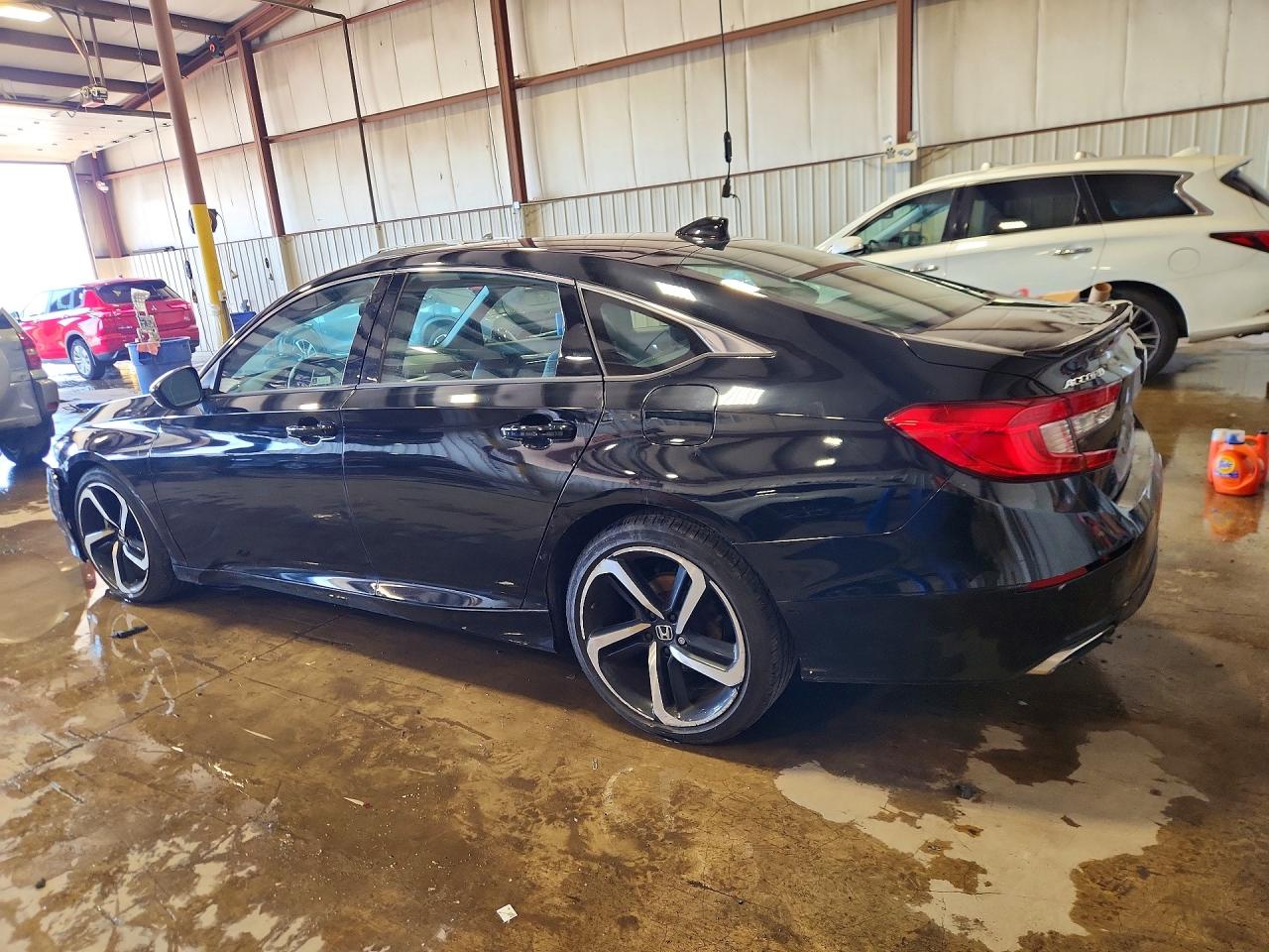 2018 HONDA ACCORD SPORT photo 3