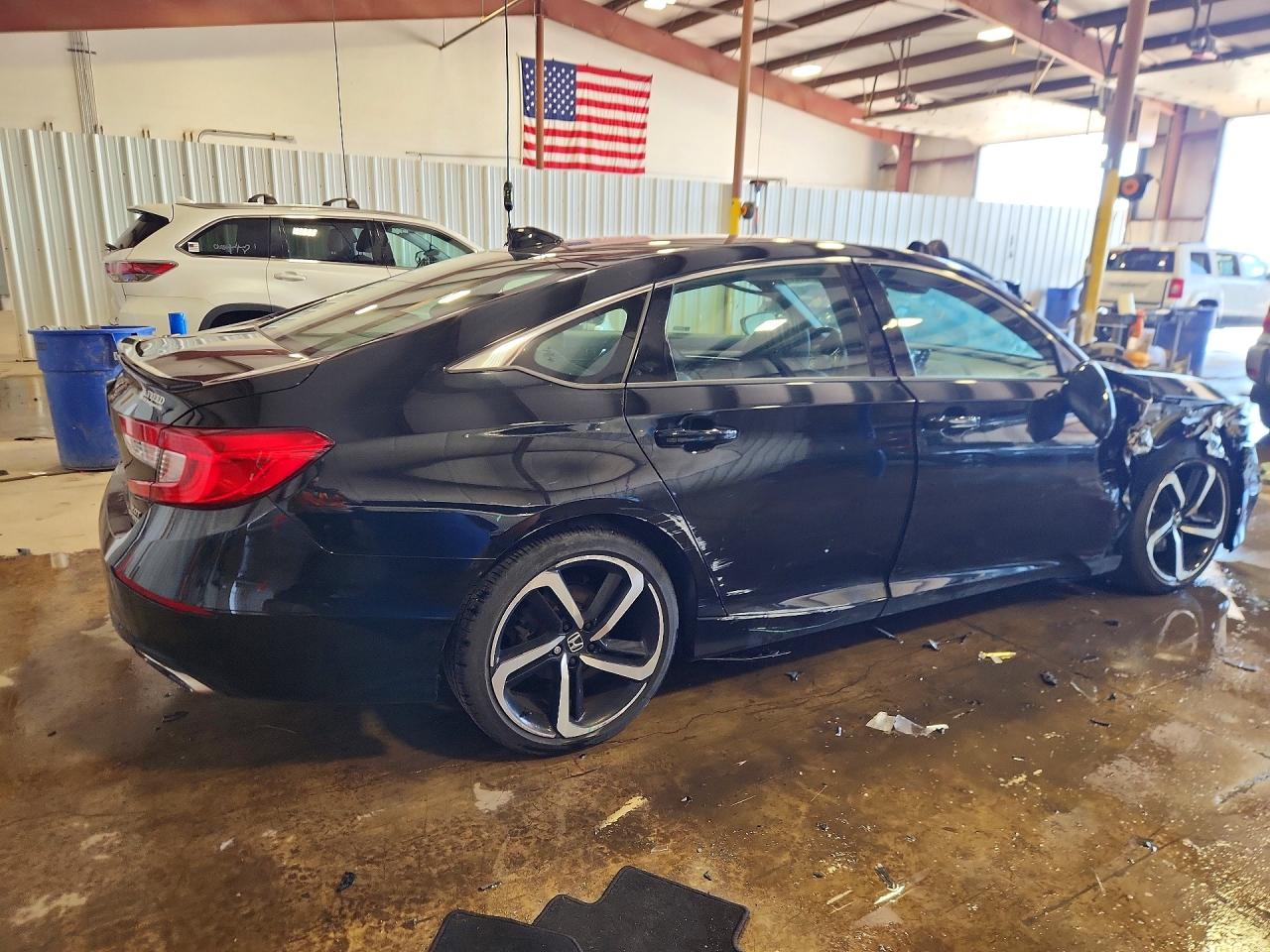 2018 HONDA ACCORD SPORT photo 5