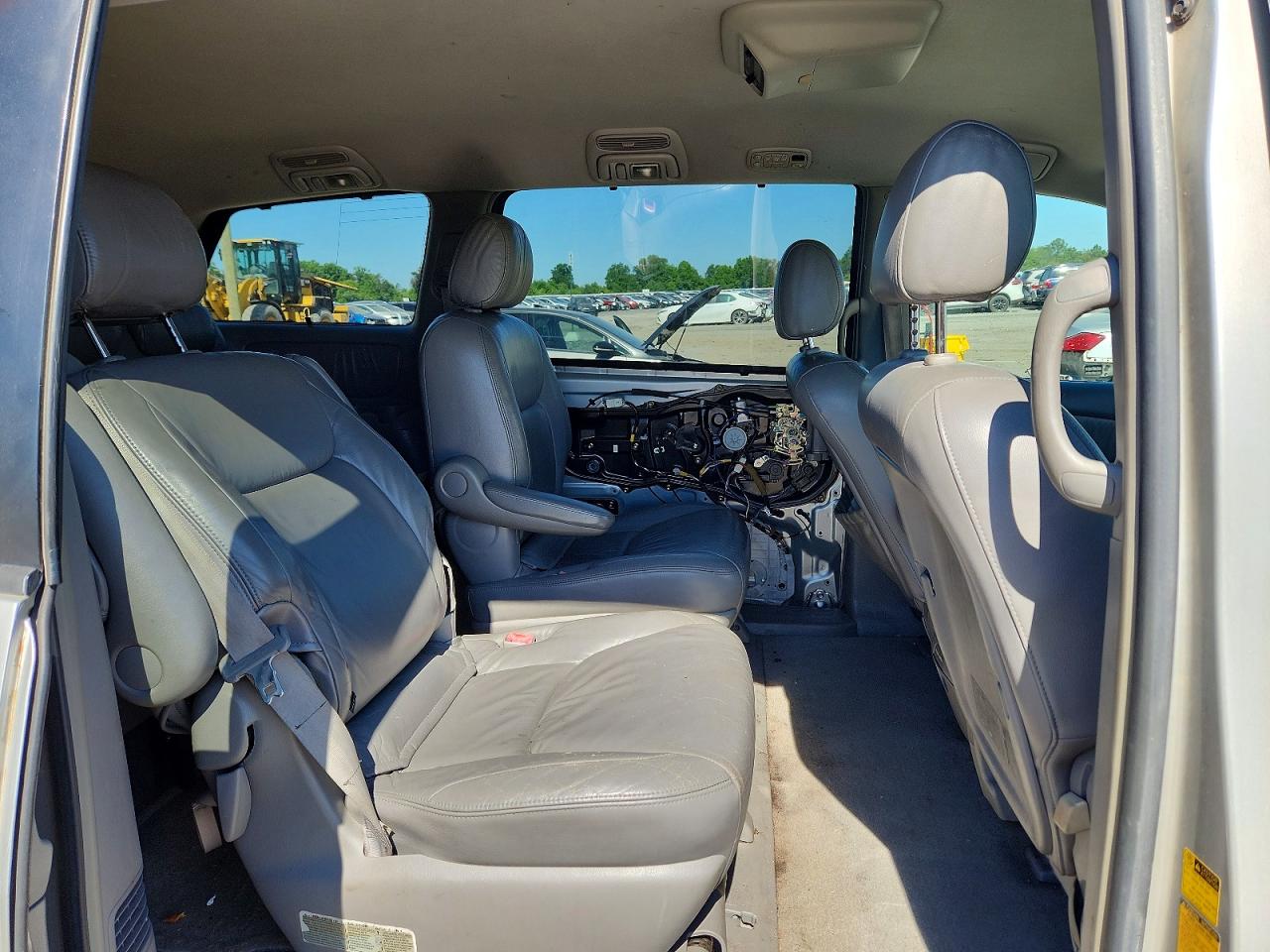 2004 TOYOTA SIENNA XLE 7 PASSENGER photo 21