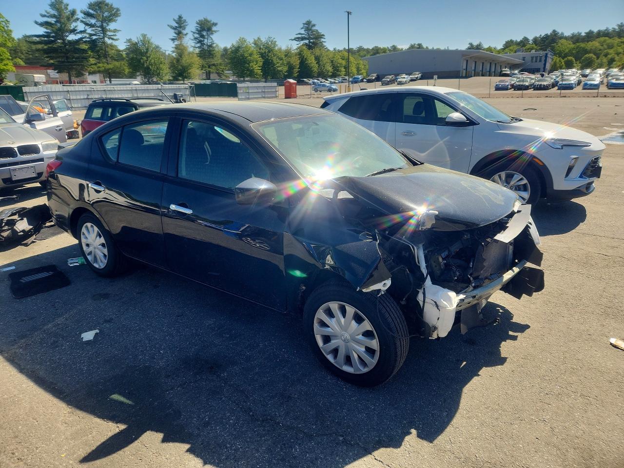 2019 NISSAN VERSA SV photo 10