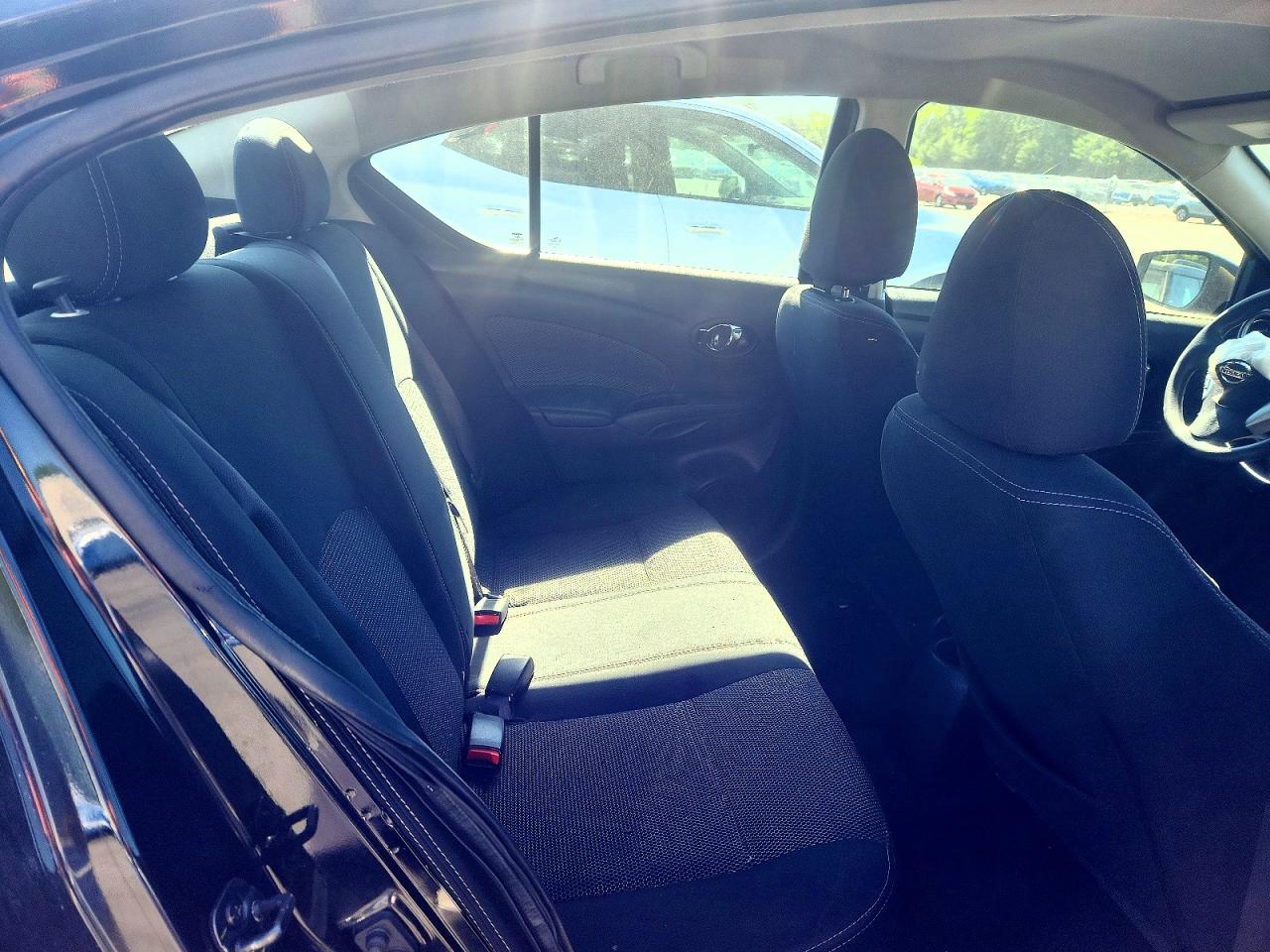 2019 NISSAN VERSA SV photo 28