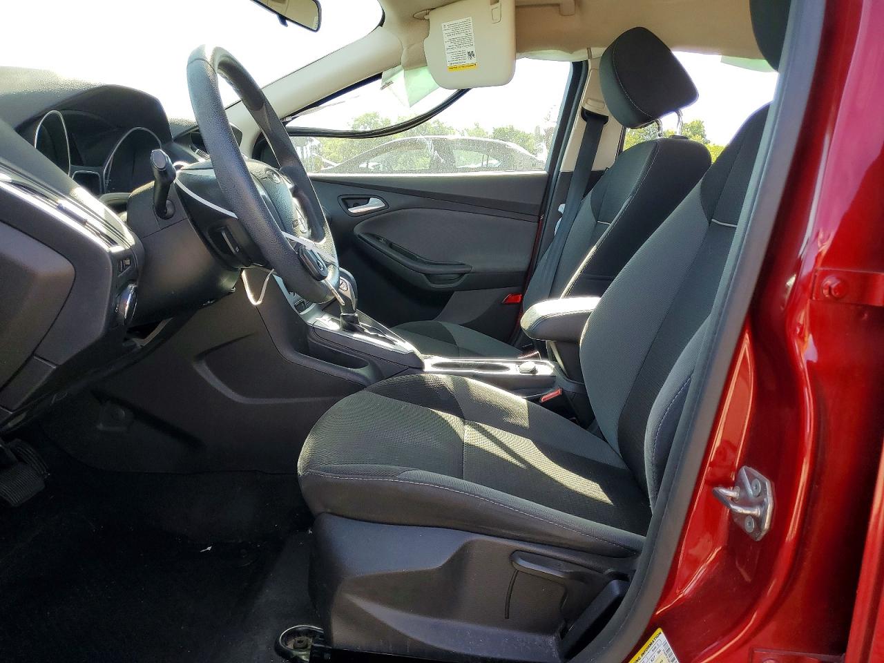 2014 FORD FOCUS SE photo 13