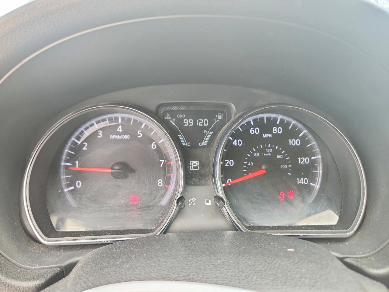 2019 NISSAN VERSA SV photo 25