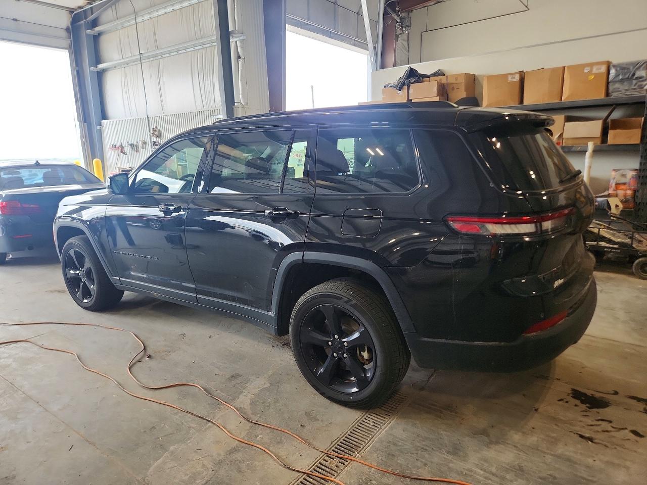 2023 JEEP GRAND CHEROKEE L LIMITED photo 3