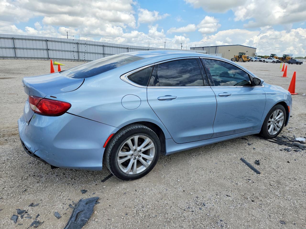 2015 CHRYSLER 200 LIMITED photo 5