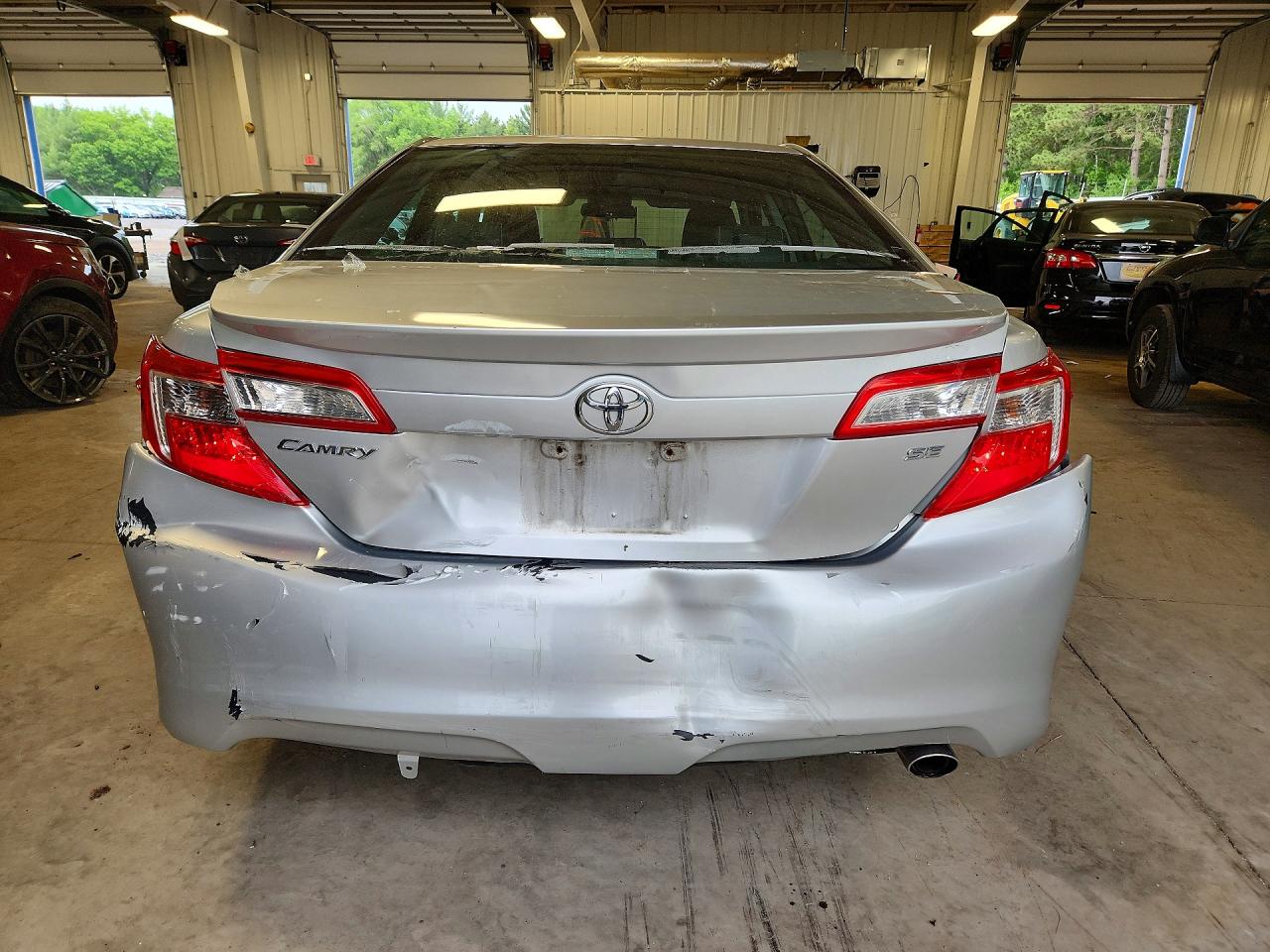 2012 TOYOTA CAMRY SE photo 6