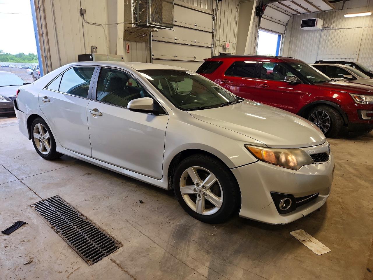 2012 TOYOTA CAMRY SE photo 4