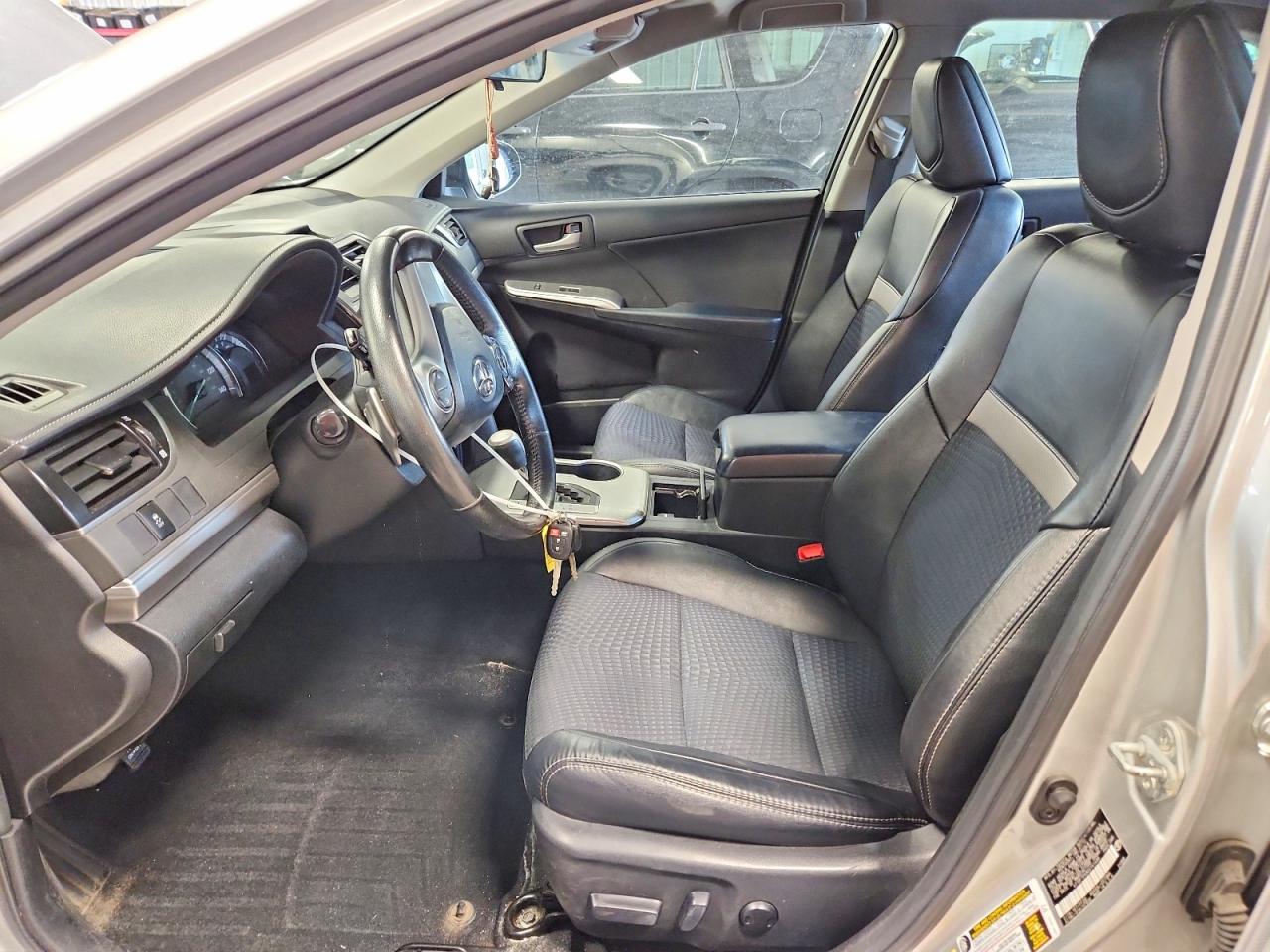 2012 TOYOTA CAMRY SE photo 7