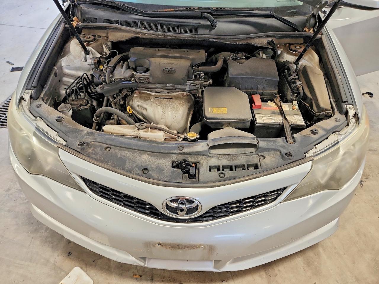 2012 TOYOTA CAMRY SE photo 11
