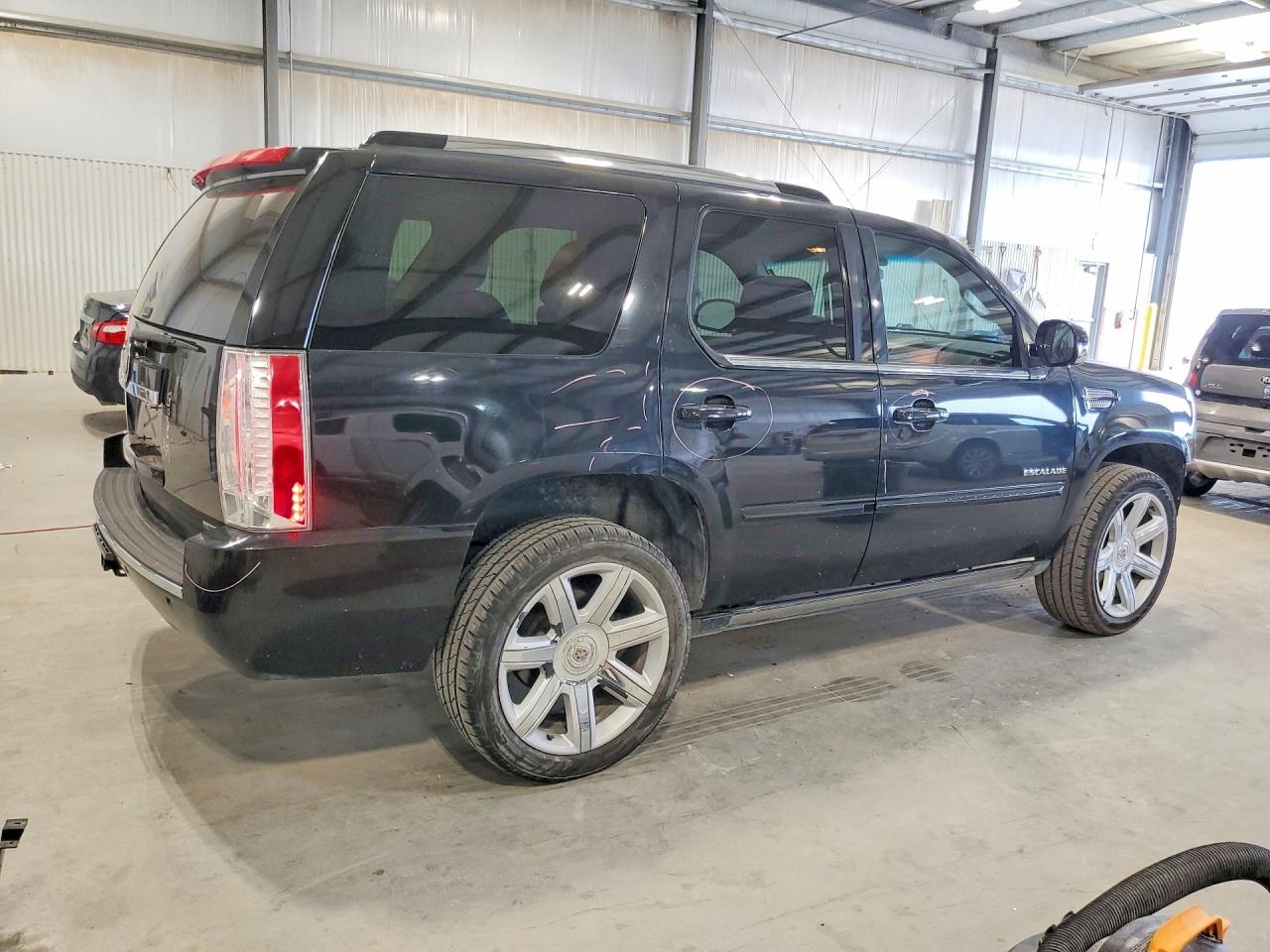2012 CADILLAC ESCALADE PREMIUM photo 5