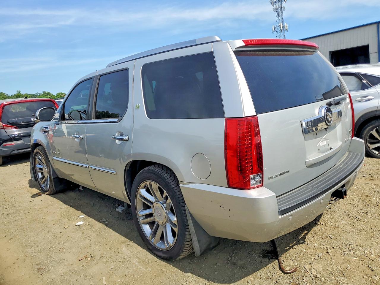 2010 CADILLAC ESCALADE PLATINUM HYBRID photo 2
