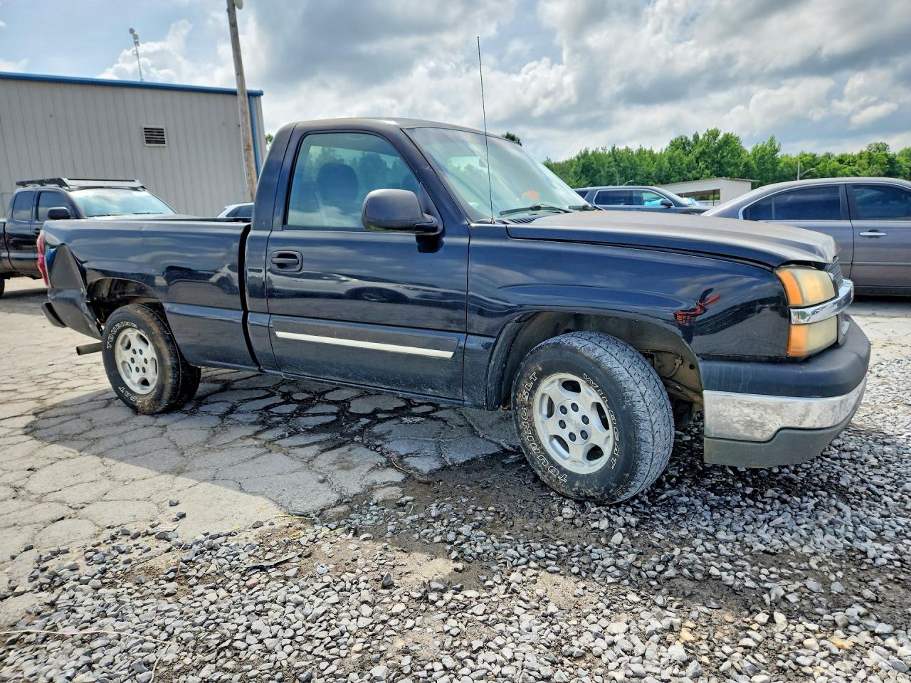 2004 CHEVROLET SILVERADO C1500 photo 7