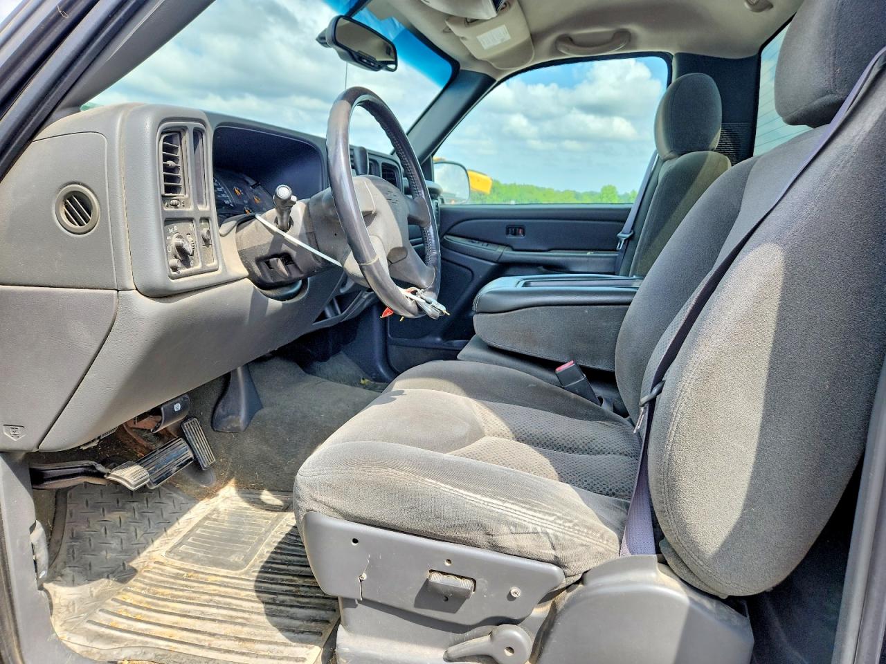 2004 CHEVROLET SILVERADO C1500 photo 13