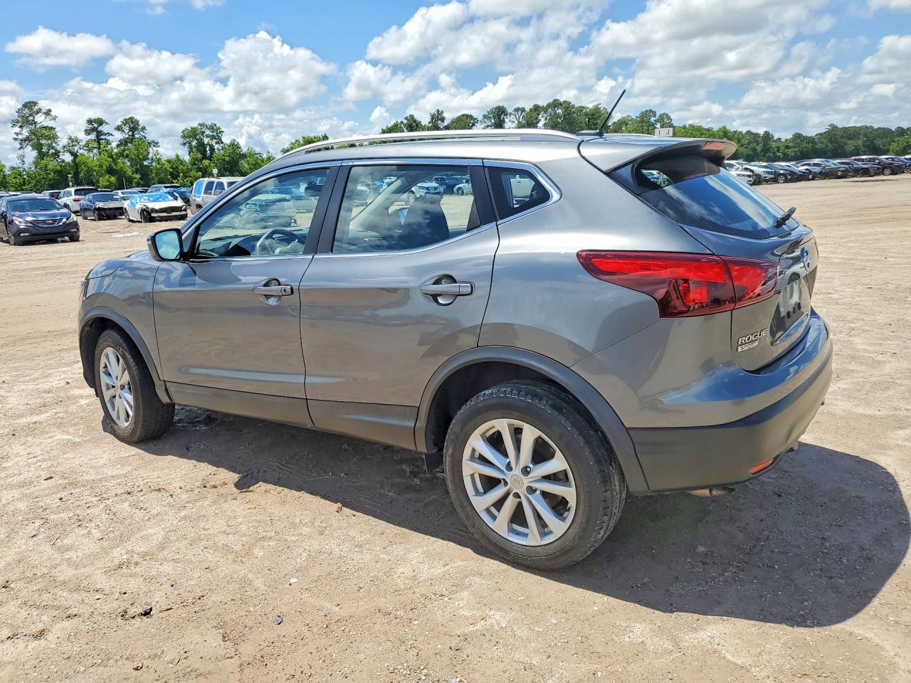 2018 NISSAN ROGUE SPORT SV photo 3