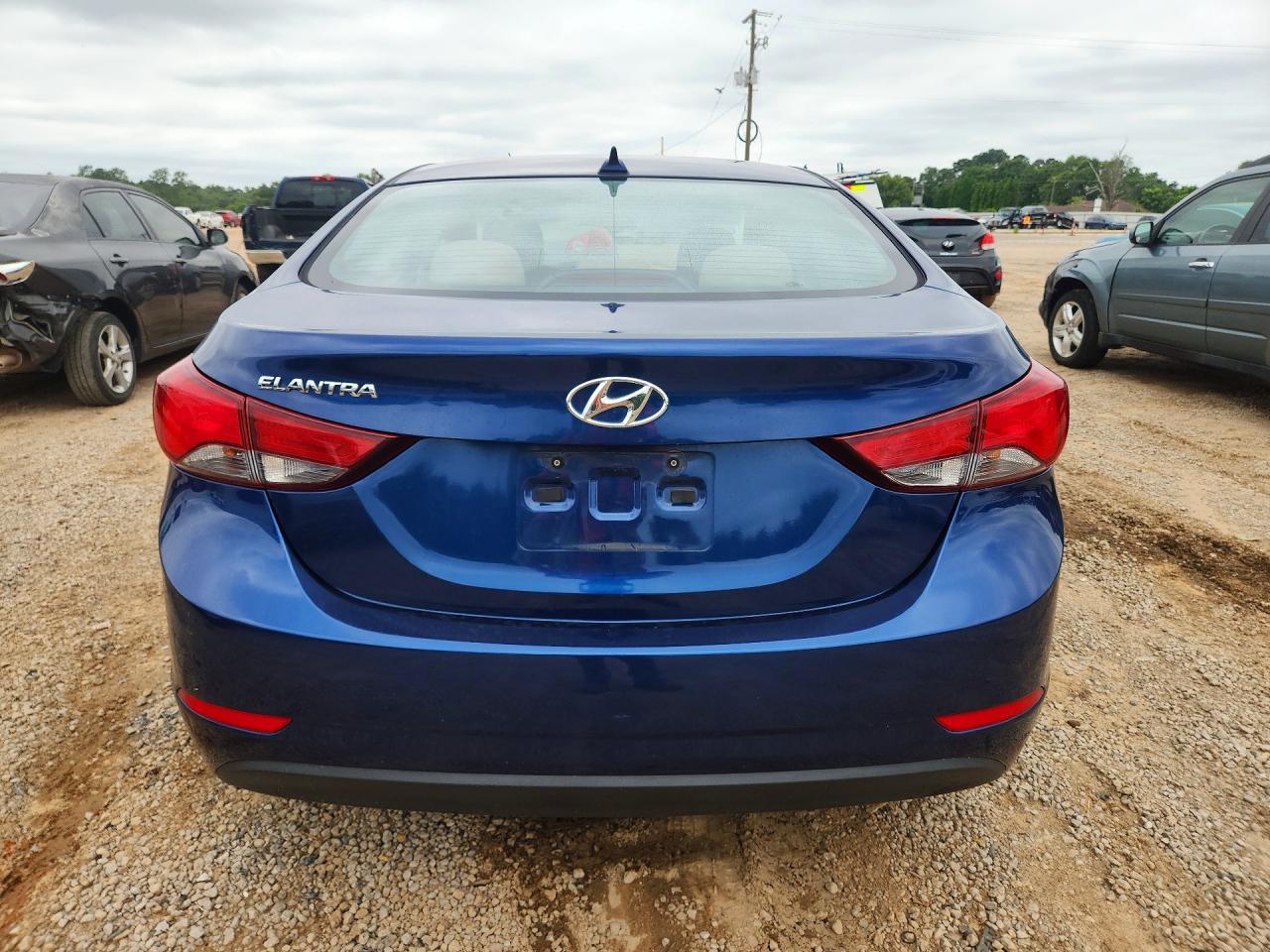 2016 HYUNDAI ELANTRA SE photo 6