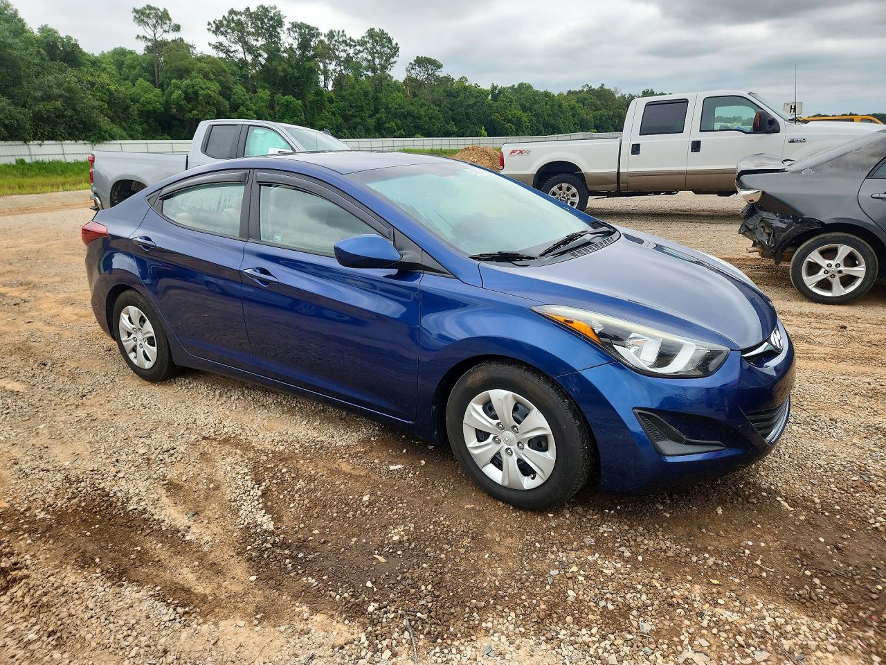 2016 HYUNDAI ELANTRA SE photo 4