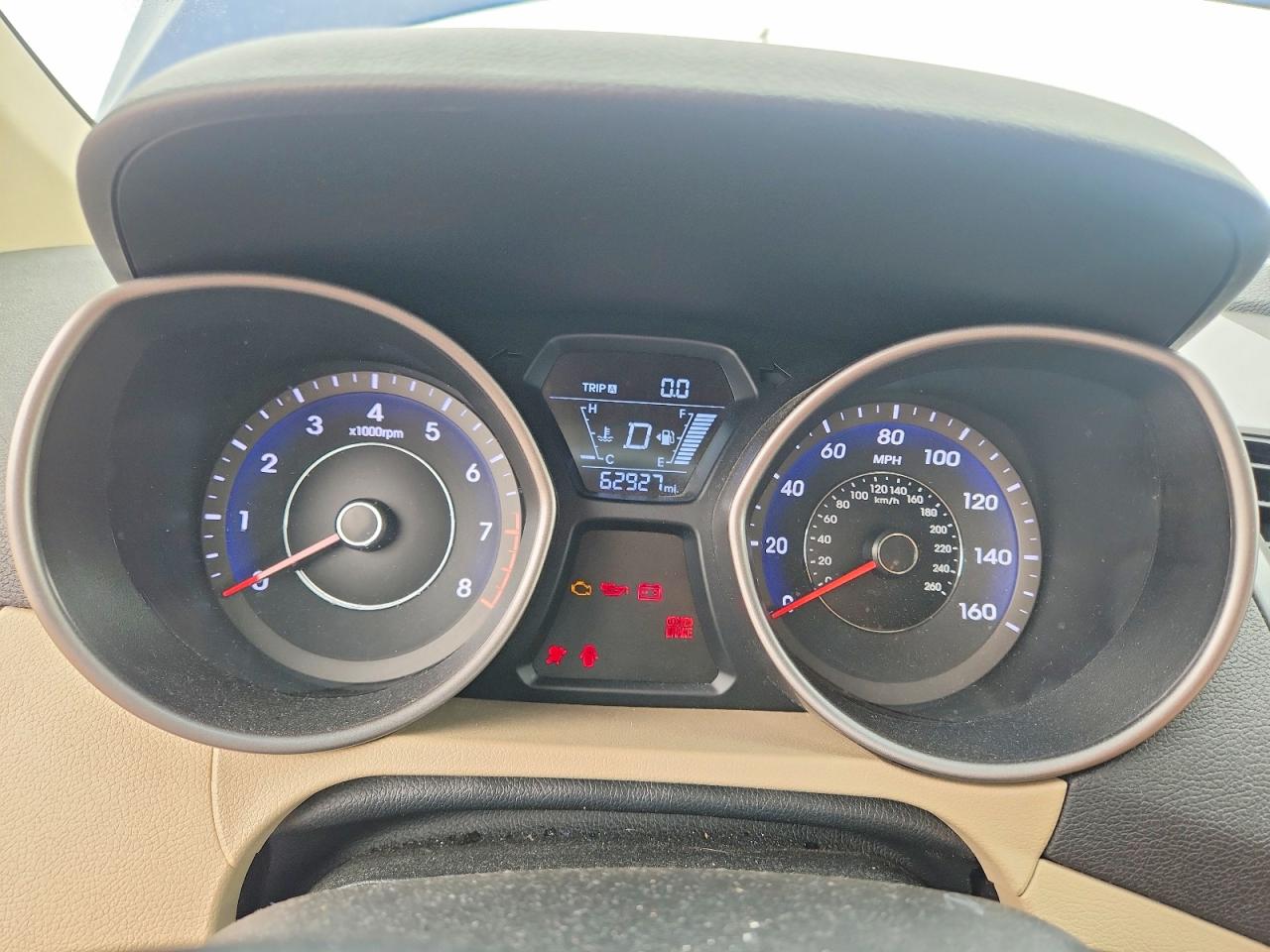 2016 HYUNDAI ELANTRA SE photo 9