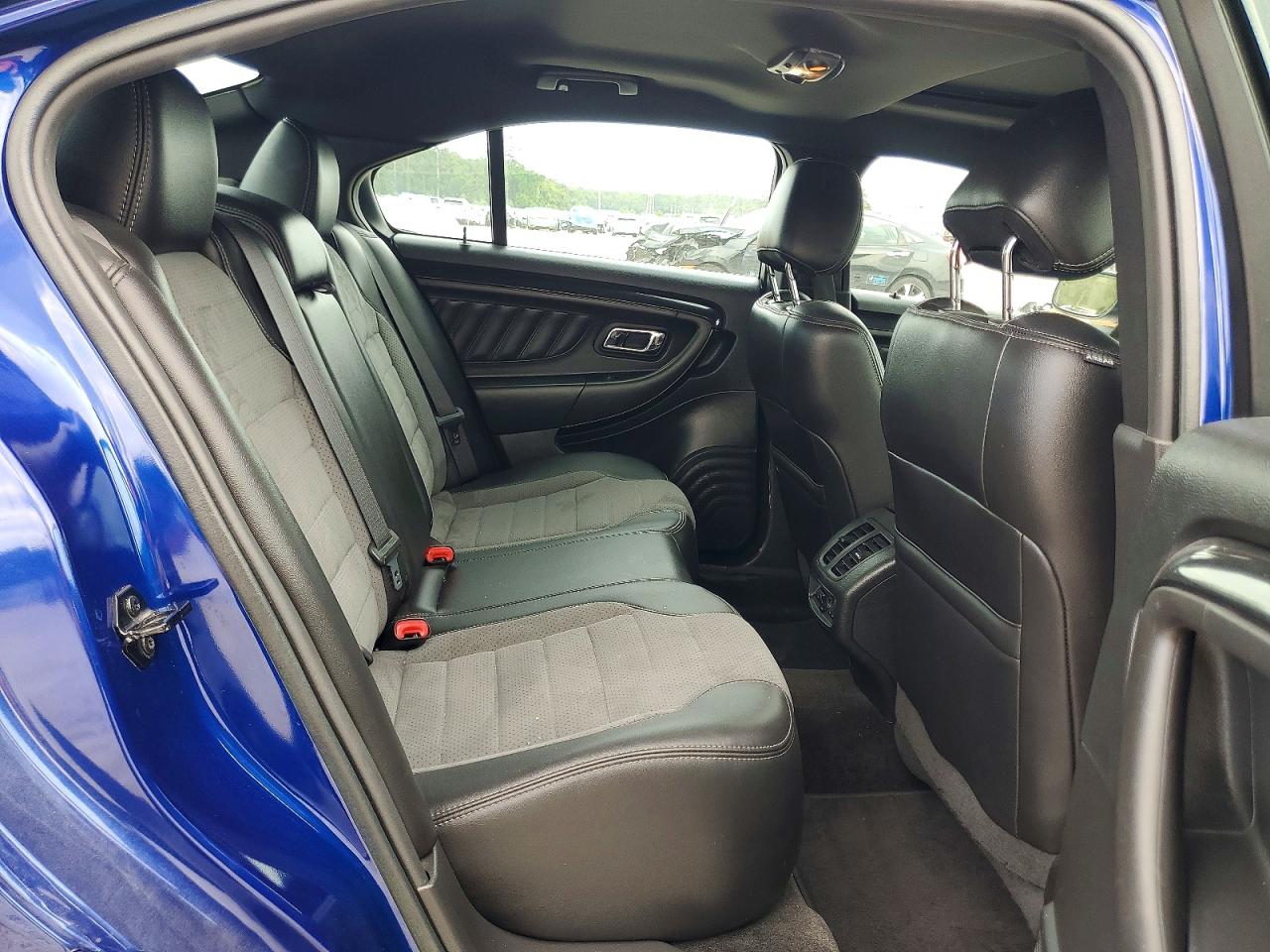 2015 FORD TAURUS SHO photo 19
