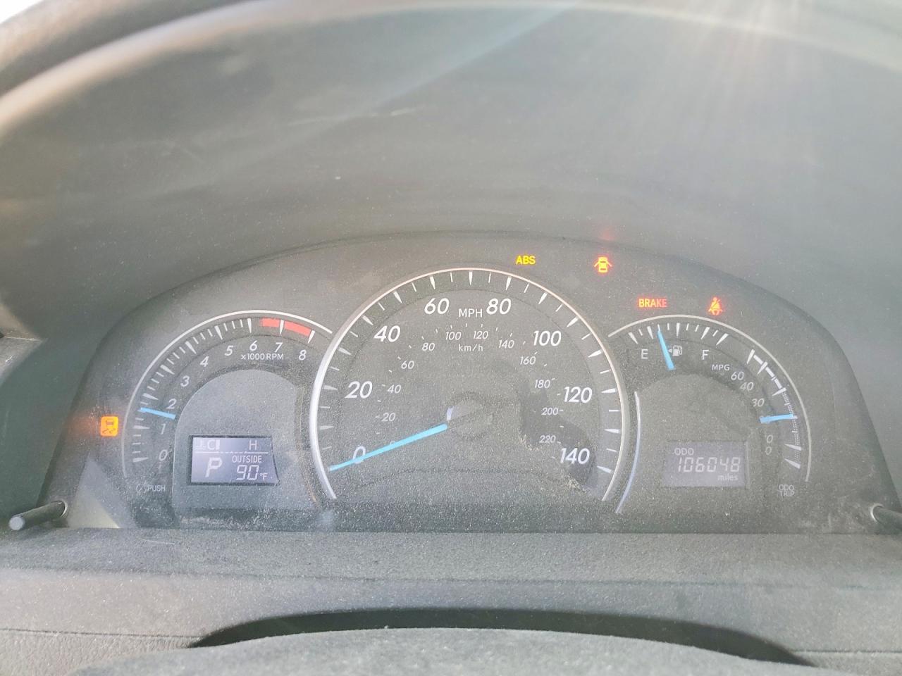 2013 TOYOTA CAMRY LE photo 9