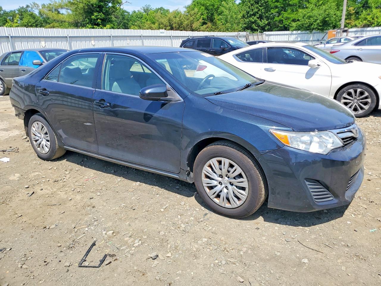 2013 TOYOTA CAMRY LE photo 4