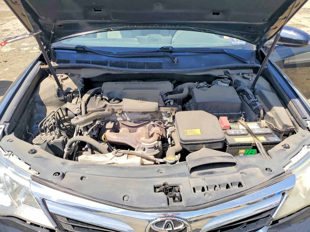 2013 TOYOTA CAMRY LE photo 11