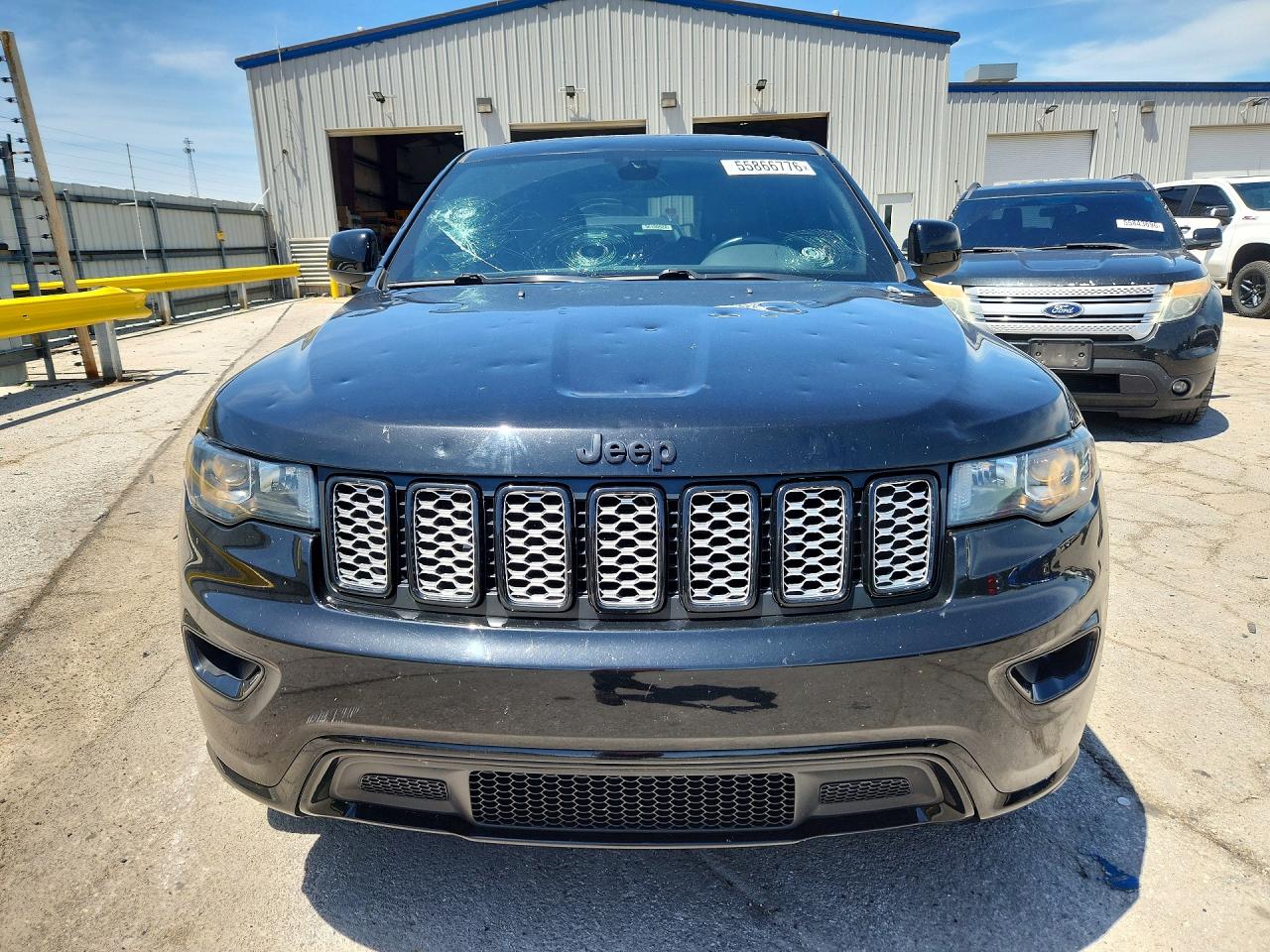 2018 JEEP GRAND CHEROKEE LAREDO photo 9