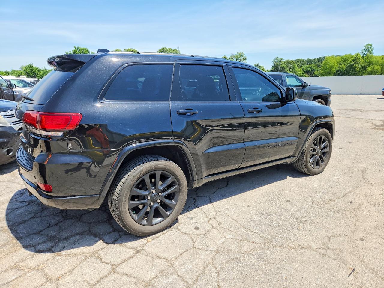 2018 JEEP GRAND CHEROKEE LAREDO photo 5