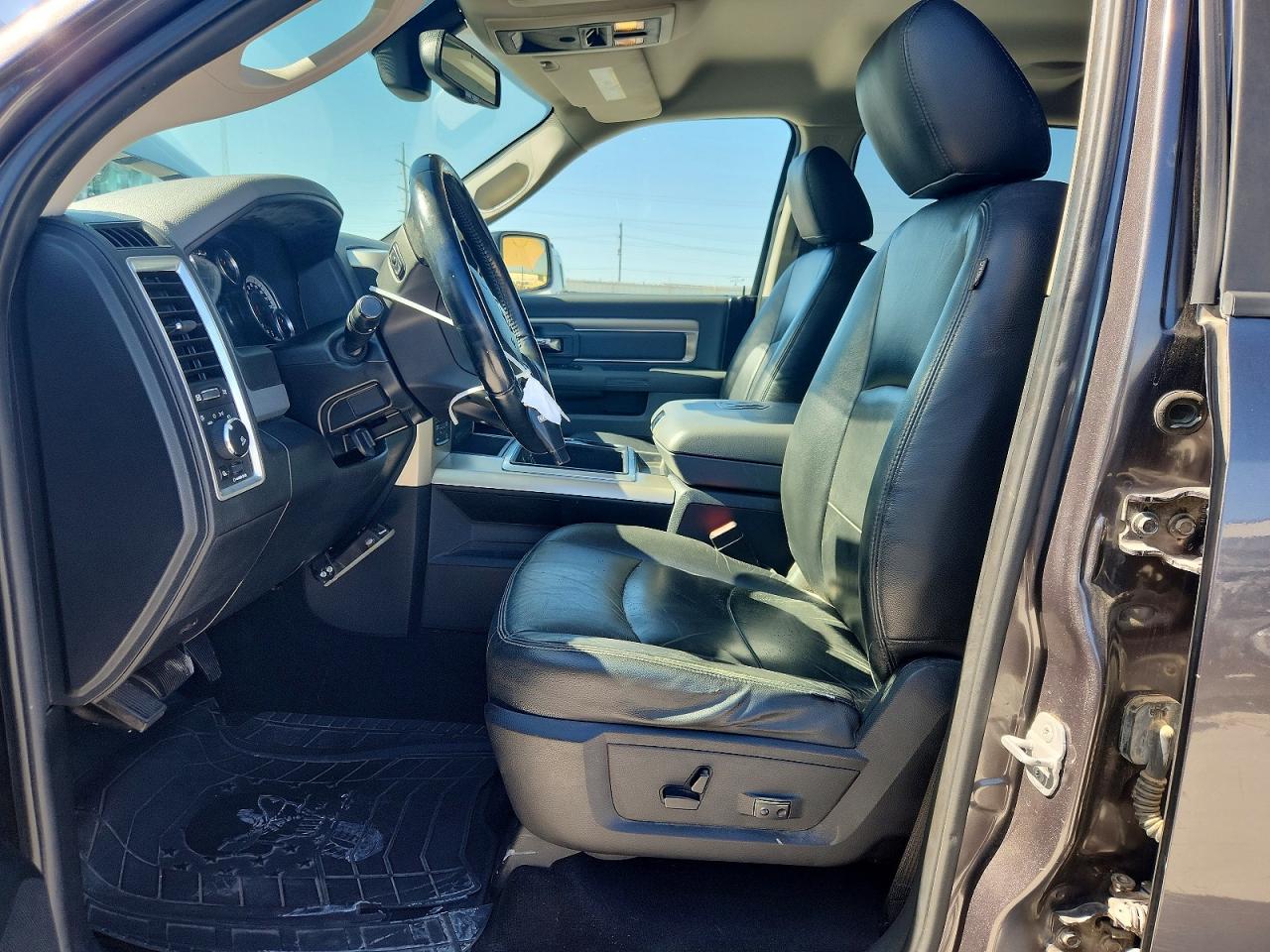 2014 RAM 1500 SLT photo 19