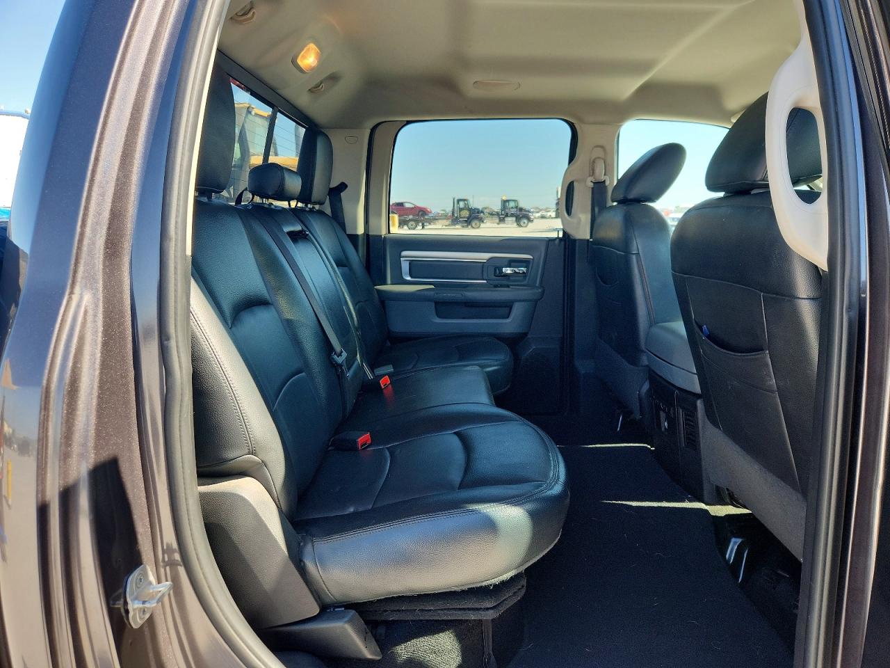 2014 RAM 1500 SLT photo 28