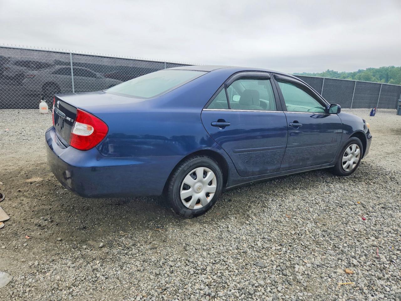 2002 TOYOTA CAMRY LE photo 5