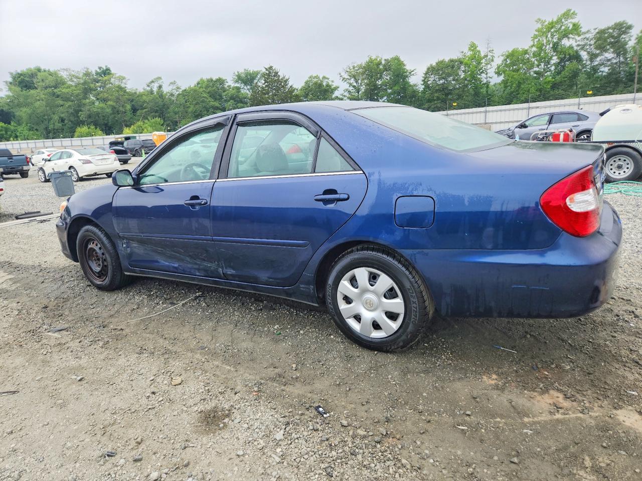 2002 TOYOTA CAMRY LE photo 3