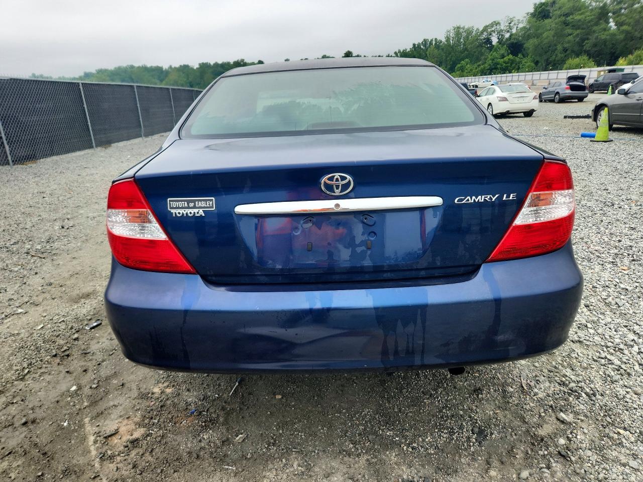 2002 TOYOTA CAMRY LE photo 11