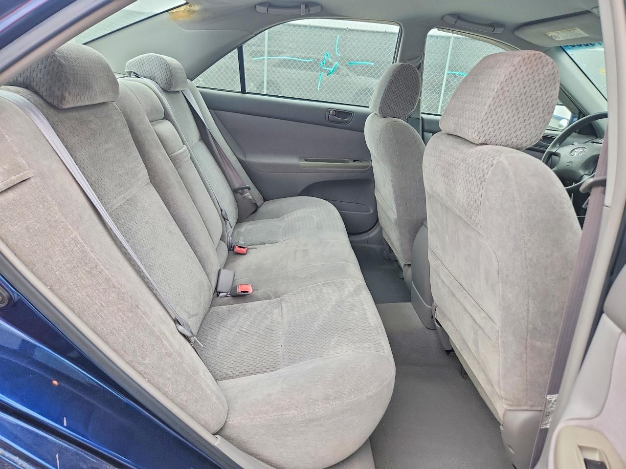 2002 TOYOTA CAMRY LE photo 19