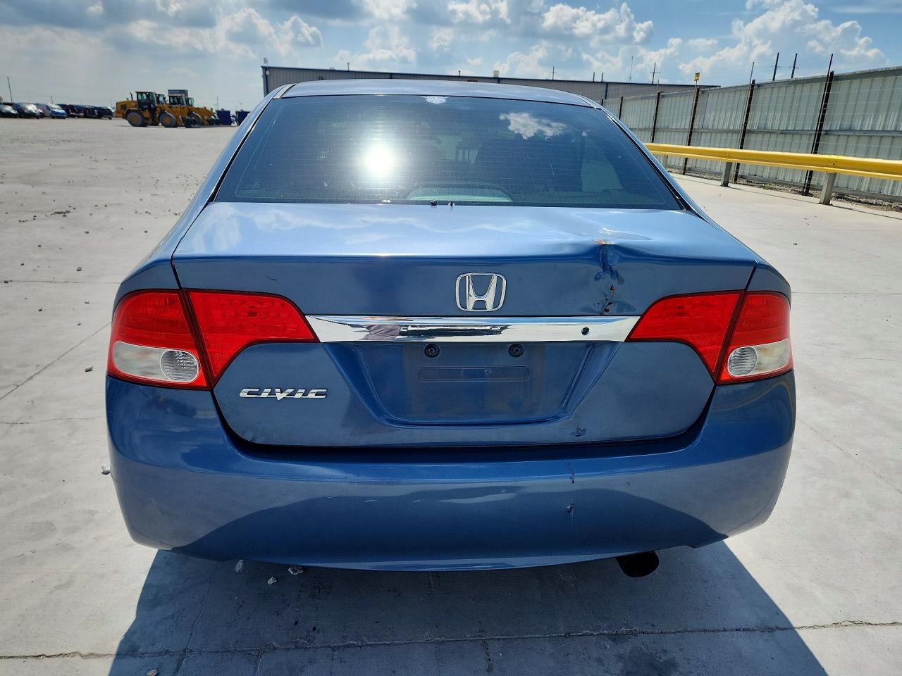 2011 HONDA CIVIC LX photo 11
