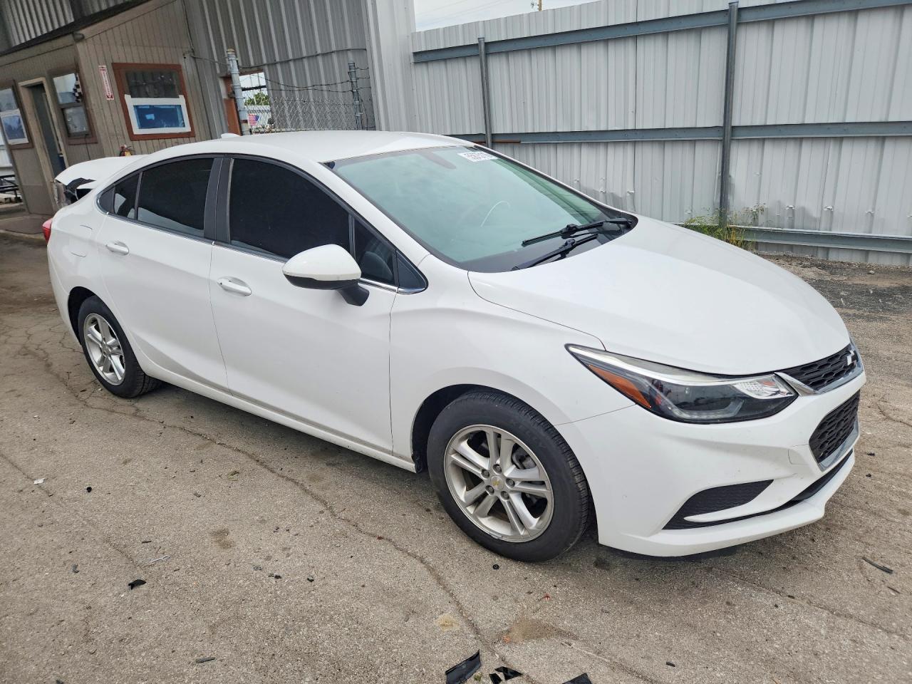 2017 CHEVROLET CRUZE LT photo 7
