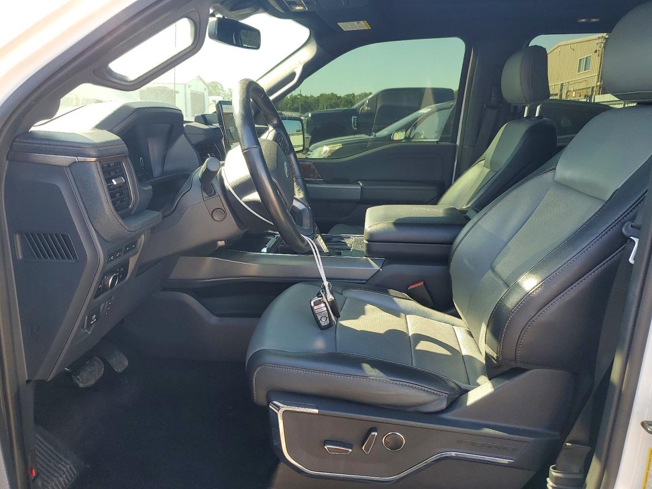 2023 FORD F150 LIGHTNING PRO photo 7