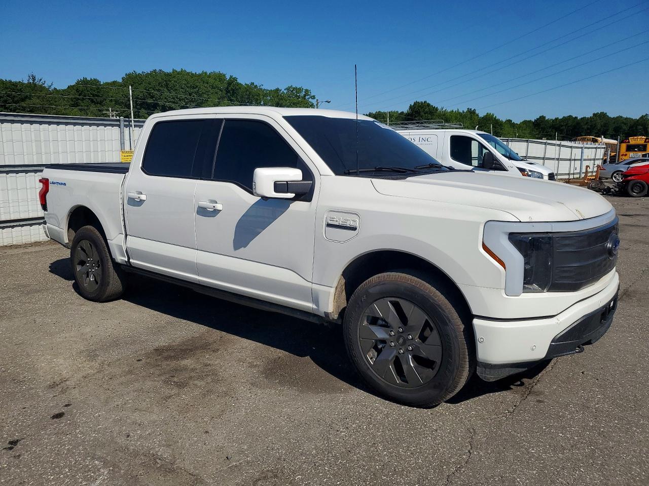 2023 FORD F150 LIGHTNING PRO photo 4