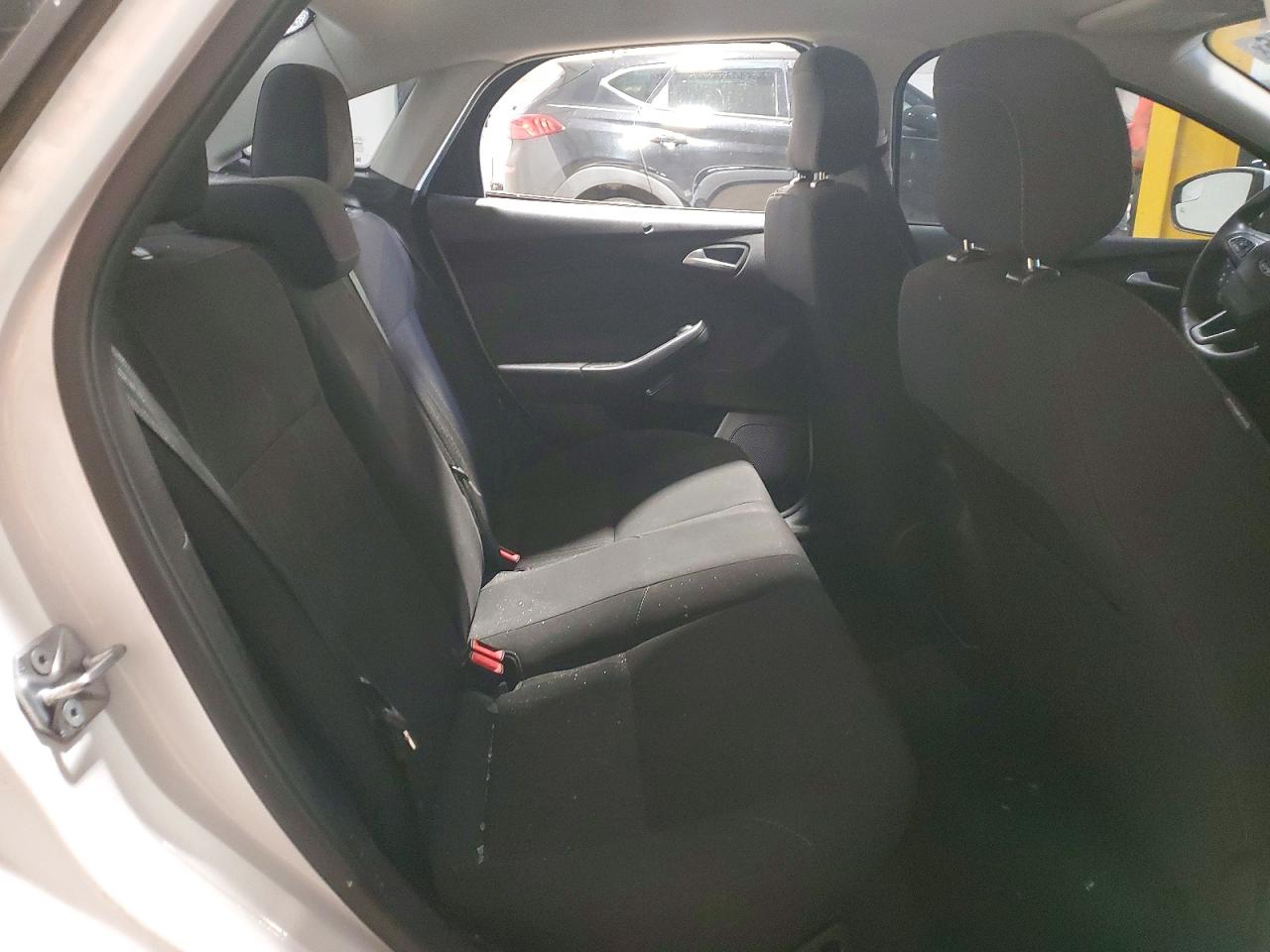 2018 FORD FOCUS SE photo 28
