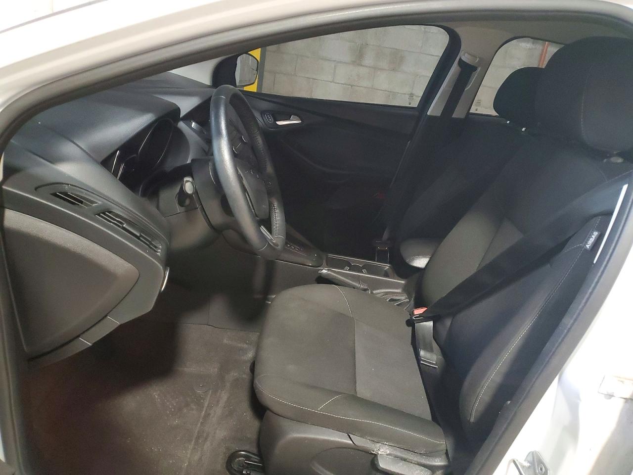 2018 FORD FOCUS SE photo 19