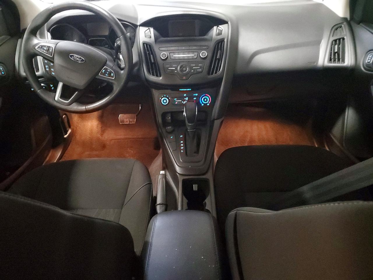 2018 FORD FOCUS SE photo 22