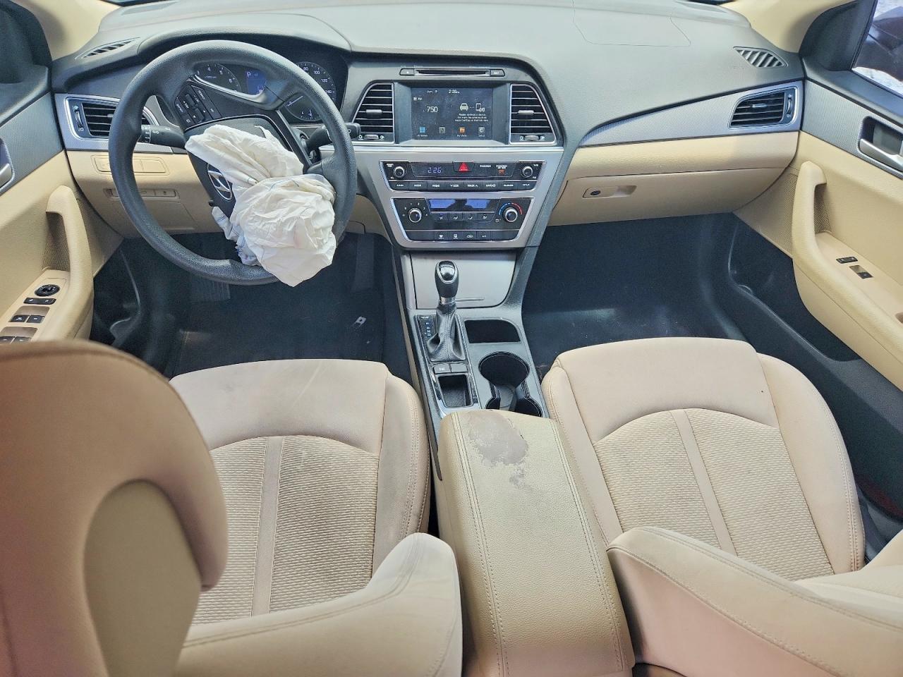 2017 HYUNDAI SONATA SE photo 8