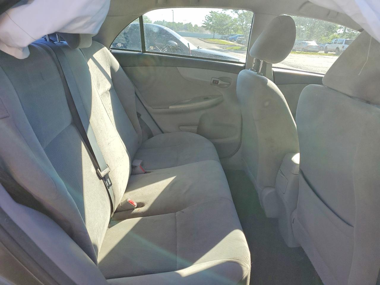 2012 TOYOTA COROLLA LE photo 19