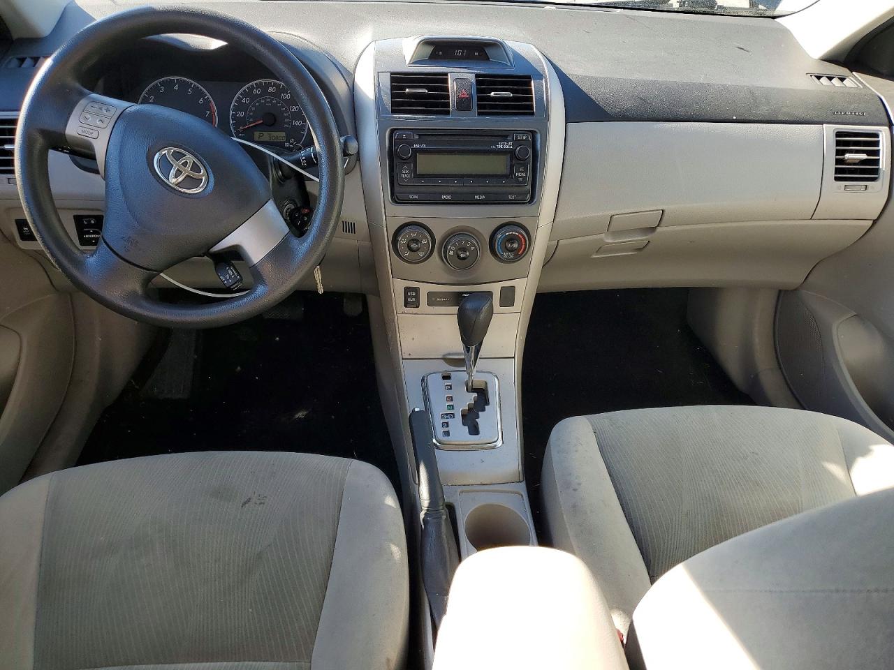 2012 TOYOTA COROLLA LE photo 15