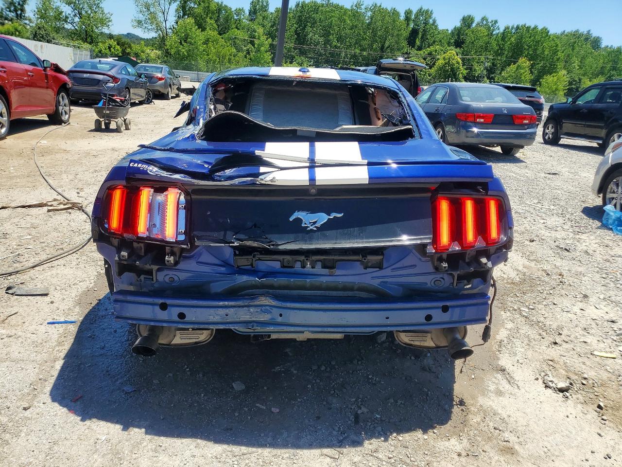 2015 FORD MUSTANG photo 11