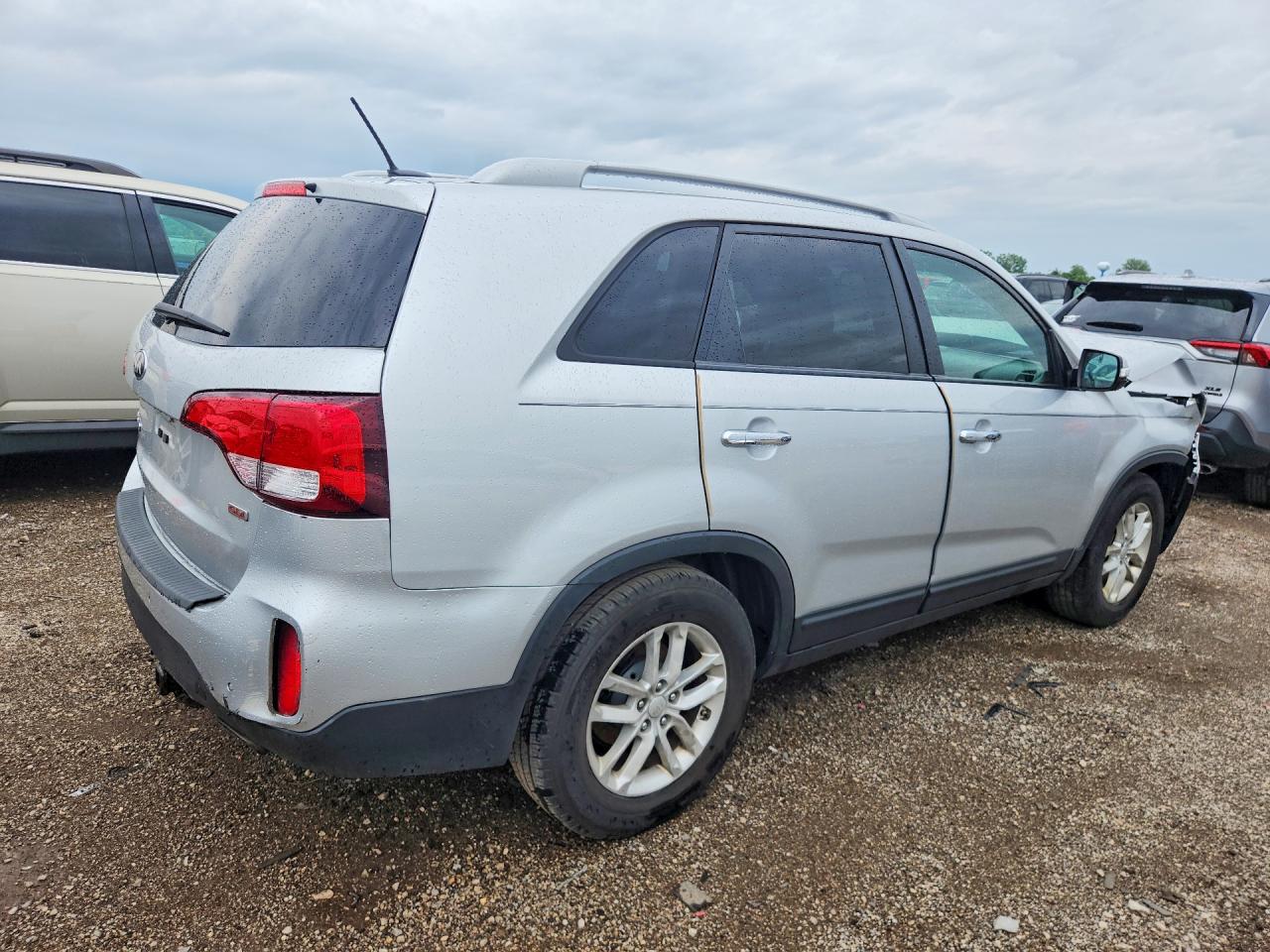 2014 KIA SORENTO LX photo 5