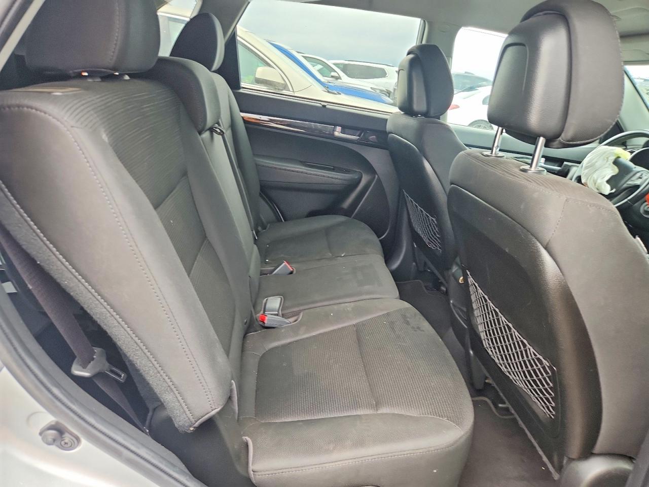 2014 KIA SORENTO LX photo 19