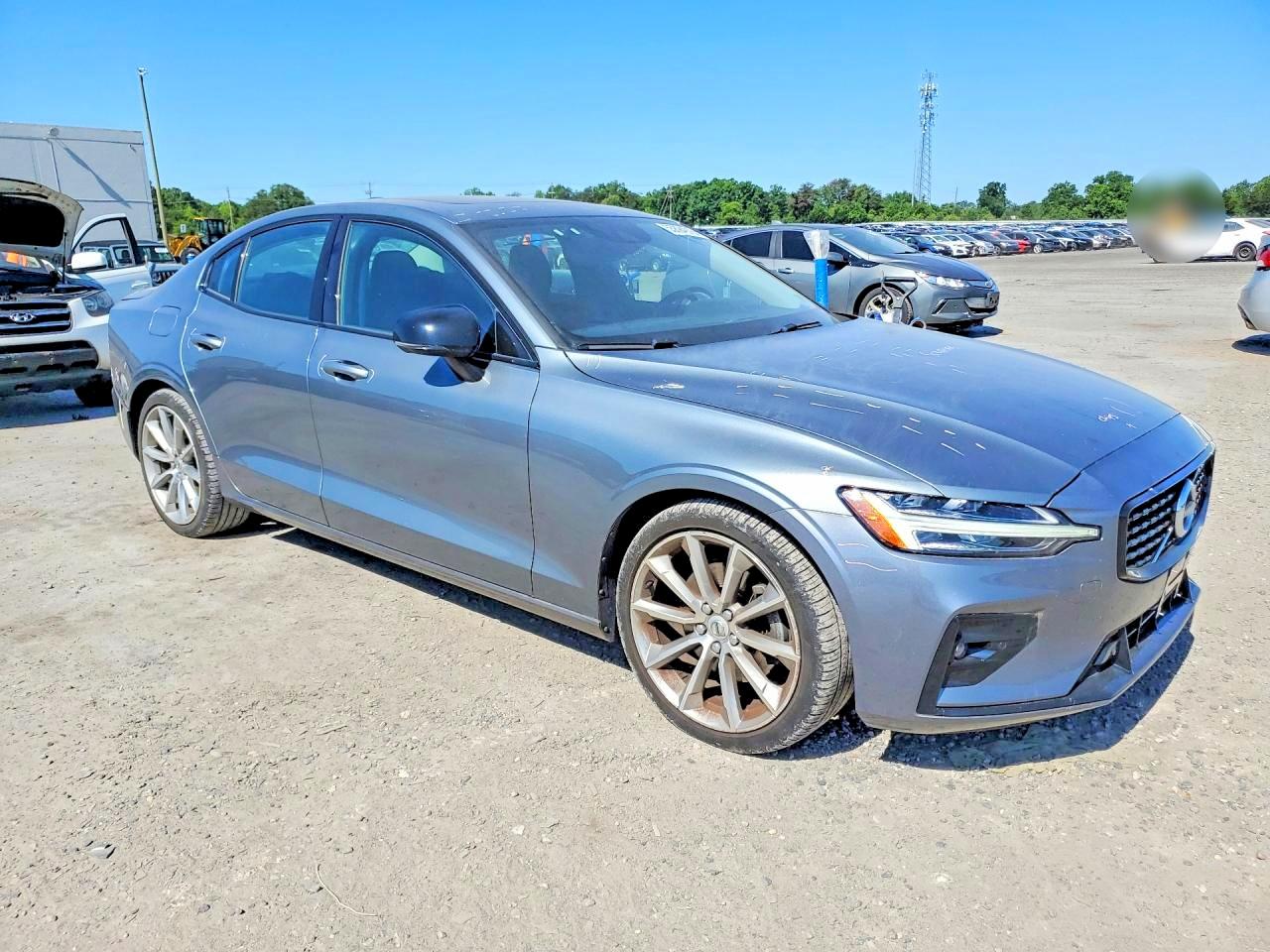 2021 VOLVO S60 T5 MOMENTUM photo 10